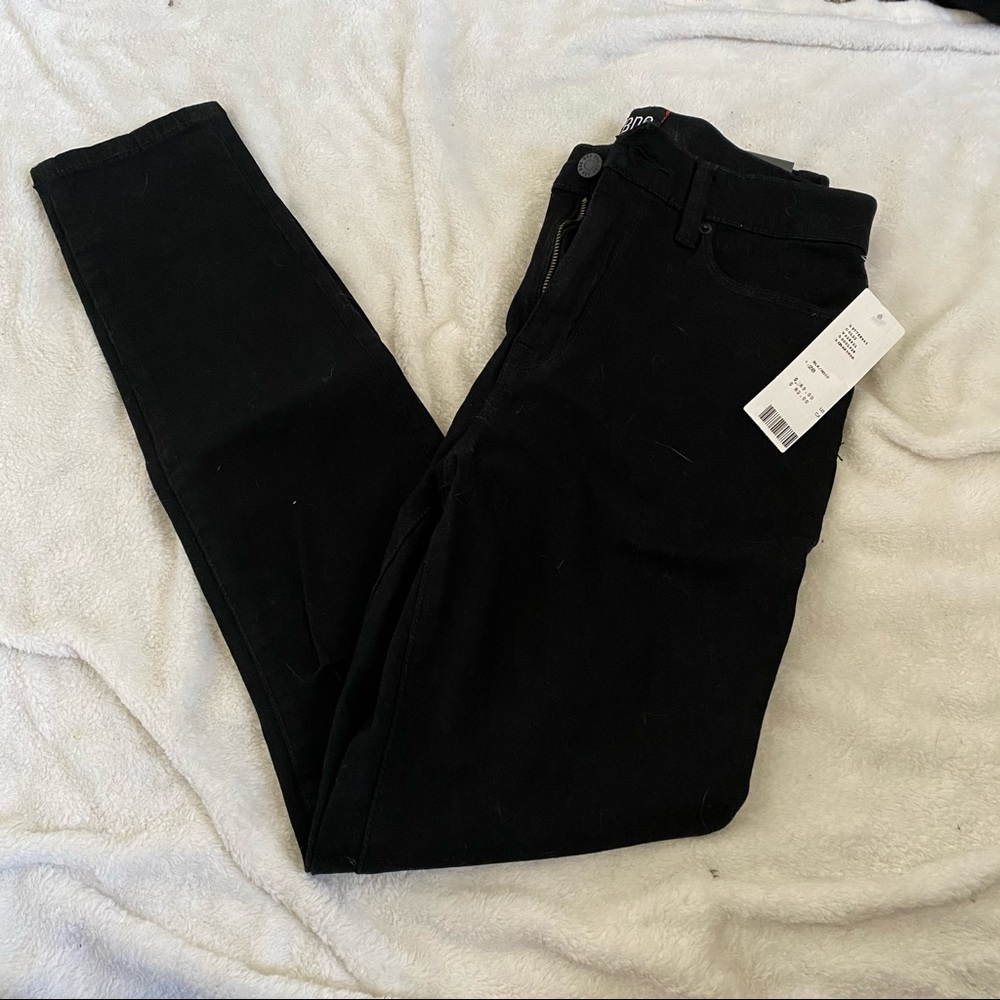 Sz 28 BLACK BDG Twig High Rise Ripped Jean! NWT